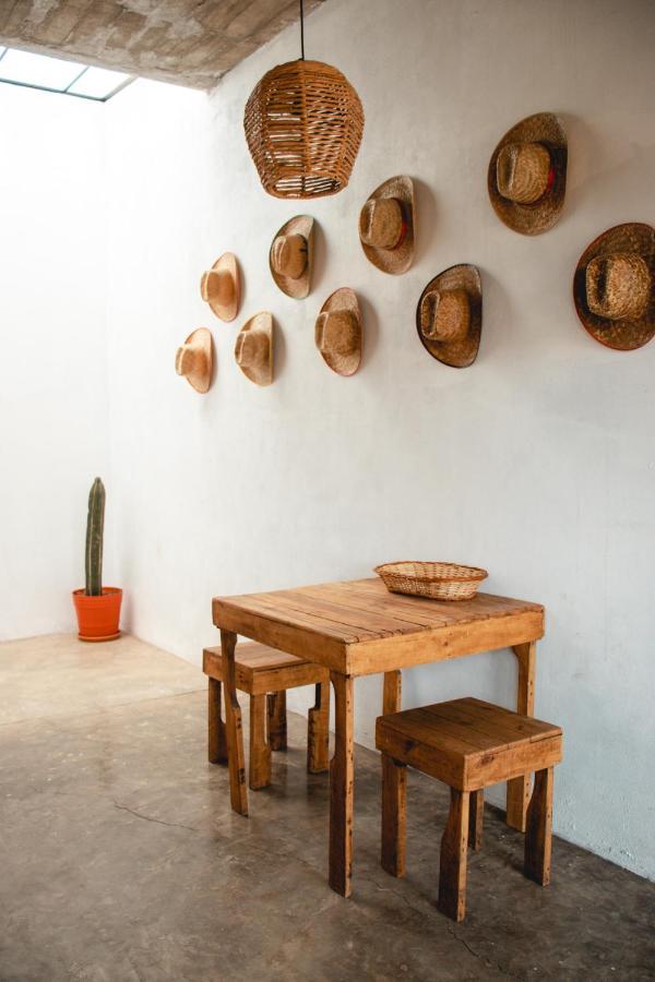 Casa De Huespedes Colmena Hotel ตลายาคาปาน ภายนอก รูปภาพ
